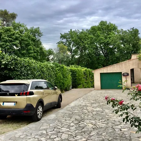 Air-conditioned With Fresh Eggs & Vegetables * Roquefort-les-Pins